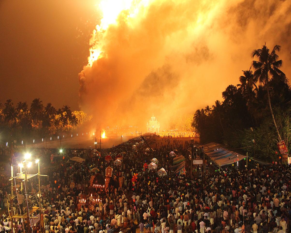 Arattupuzha Pooram Fireworks