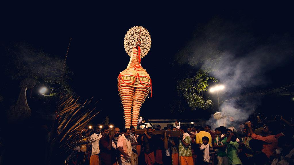 Kettukazhcha at Neelamperoor Padayani festival