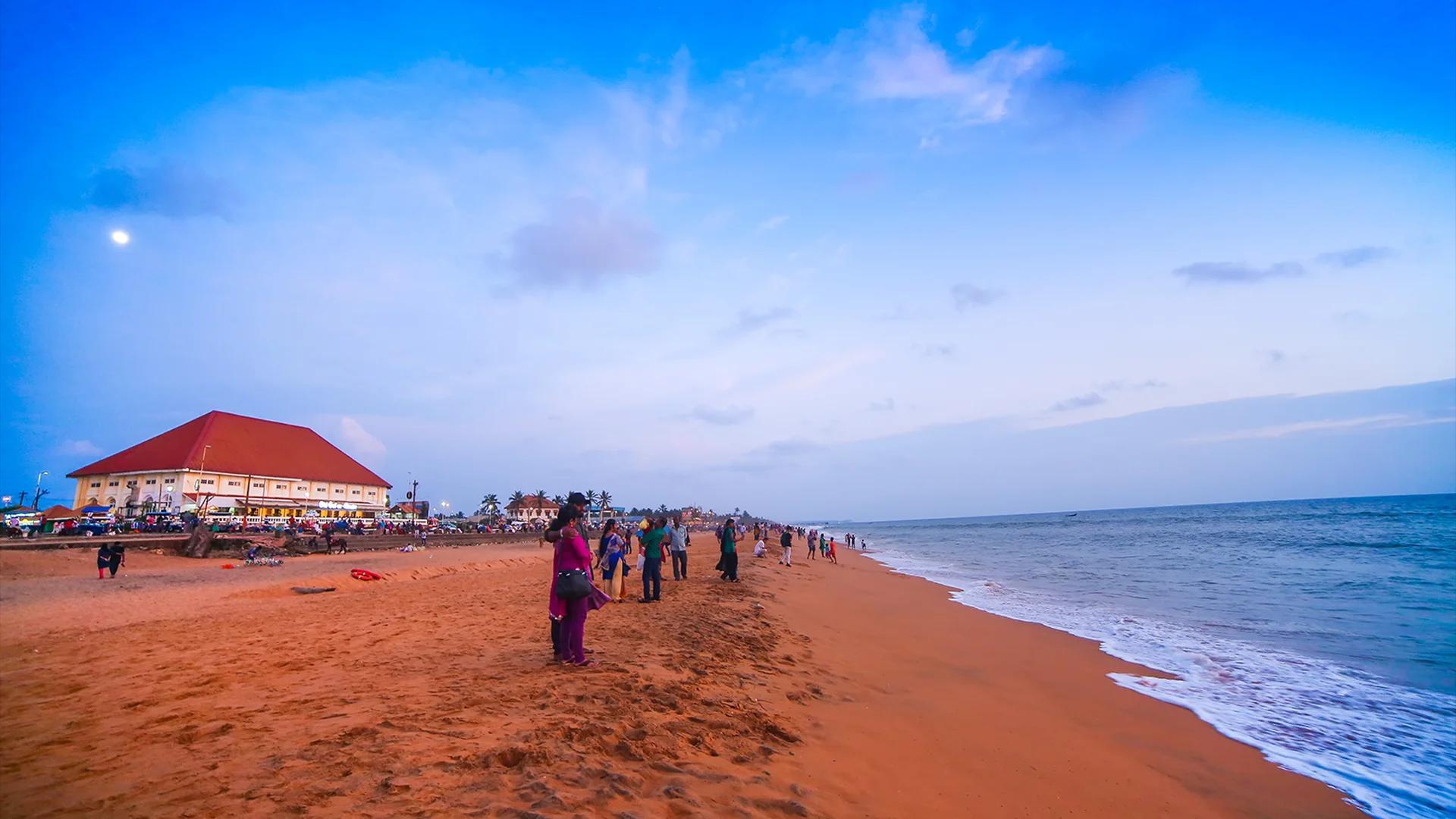 Shankhumugham Beach