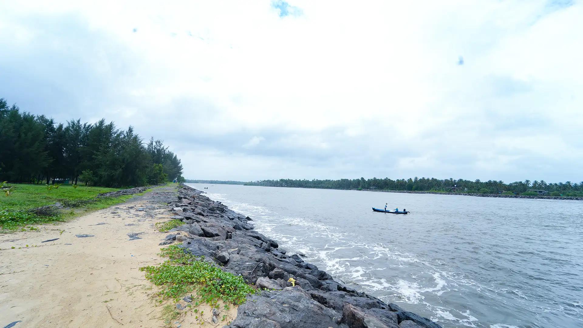 Thaikadappuram Beach