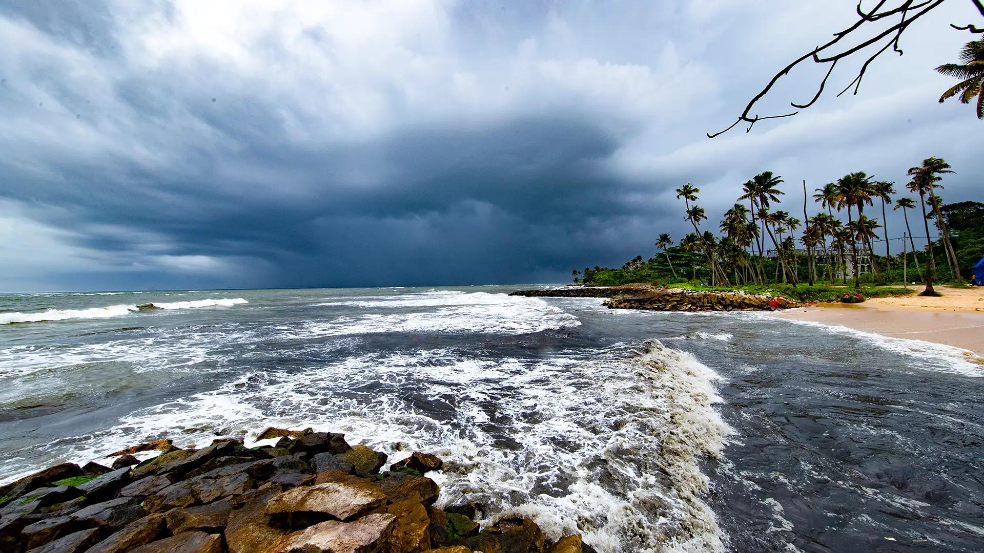 Thirumullavaram Beach