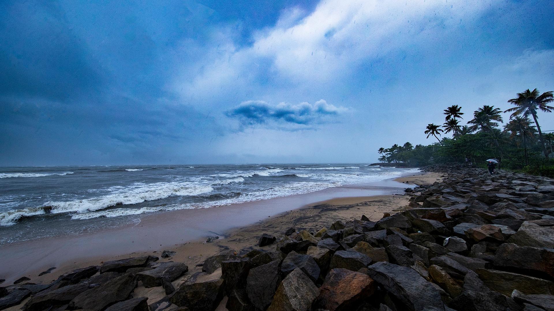 Thirumullavaram Beach