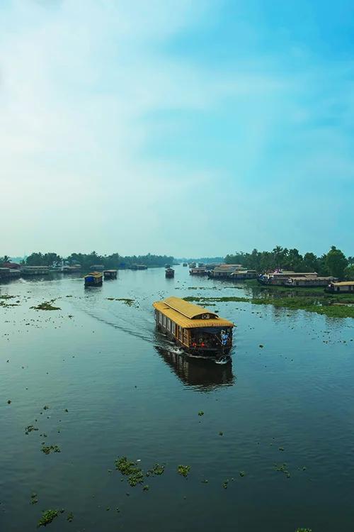 Alappuzha to Kochi Backwater Cruise