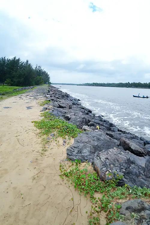 Thaikadappuram Beach