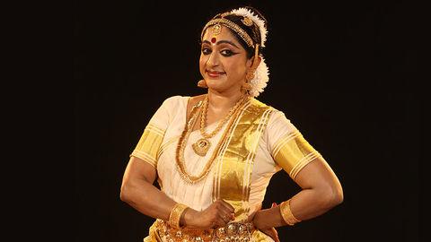 Mohiniyattam