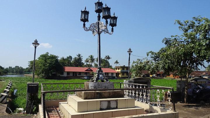 Anchuvilakku - stone lamp post built by freedom fighter VeluthampiDalawa at Changanacherry, Kottayam 