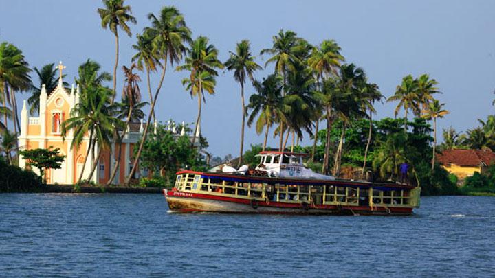 Alappuzha: Aqua Tourism circuit in Kerala 