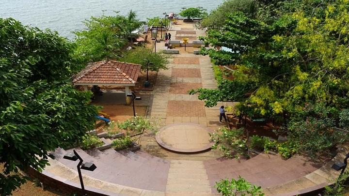 Overbury's Folly - a seashore park ideal for sunset, Thalassery 