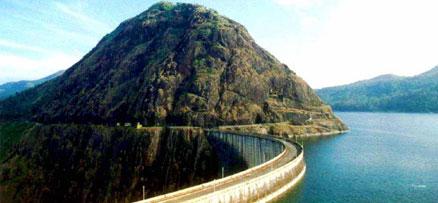 Cruise on the Idukki reservoir, Idukki Dam, River Periyar, Kerala, India 