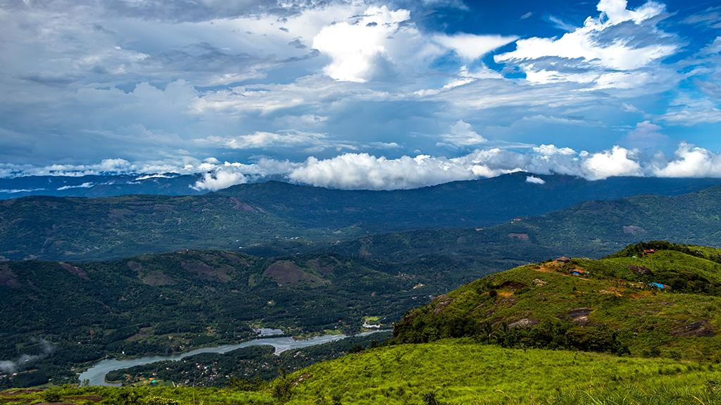 Ilaveezhapoonchira 